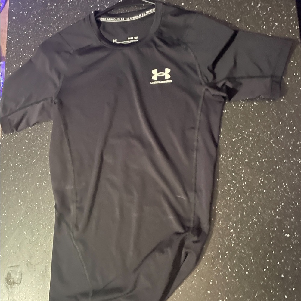UnderArmour Compression Black tee Size small Men’s